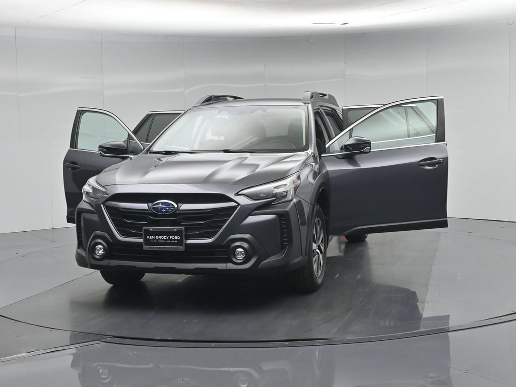 Used 2024 Subaru Outback Premium AWD/4WD image 32