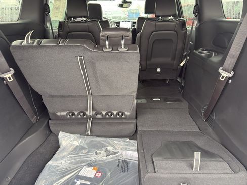 New 2026 Chrysler Pacifica Select FWD image 37