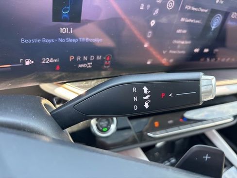Used 2024 Buick Envision Avenir AWD/4WD image 24