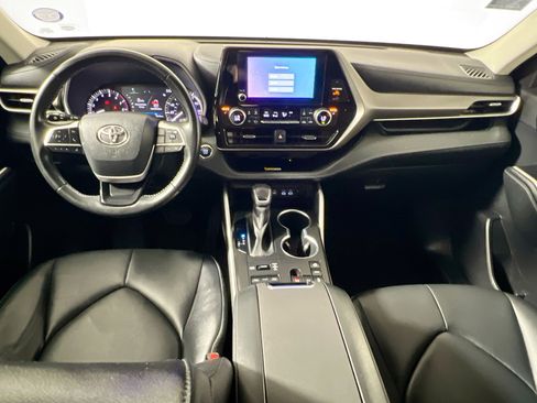 Used 2023 Toyota Highlander XLE image 30