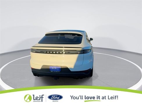 Used 2024 Porsche Cayenne Coupe image 10