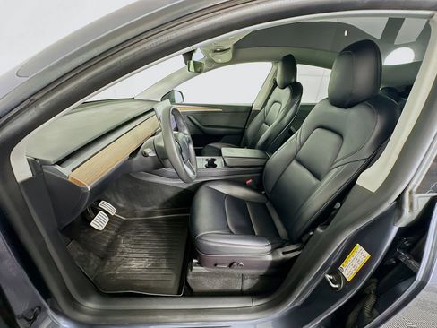 Used 2022 Tesla Model Y Performance image 13