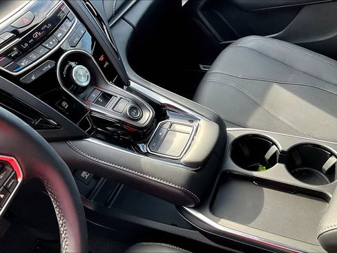 Used 2025 Acura RDX SH-AWD image 19