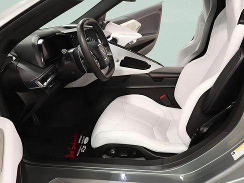 Used 2024 Chevrolet Corvette Stingray Preferred Cpe w/ Z51 Performance Package RWD image 24