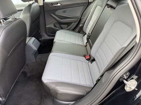 Used 2025 Volkswagen Jetta SE FWD image 23