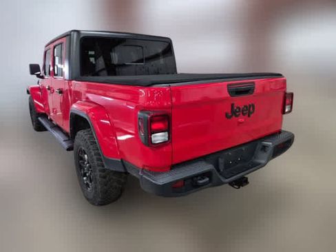 Used 2021 Jeep Gladiator Sport image 3