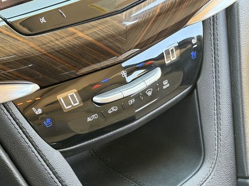 Certified 2025 Cadillac XT6 Sport w/ Platinum Package AWD/4WD image 31