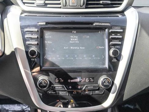 Used 2018 Nissan Murano S AWD/4WD image 16
