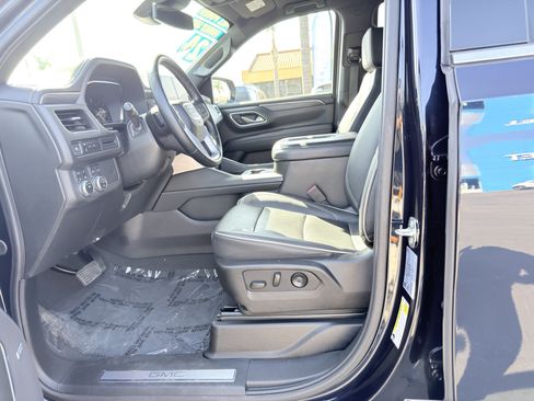 Used 2024 GMC Yukon SLT AWD/4WD image 24