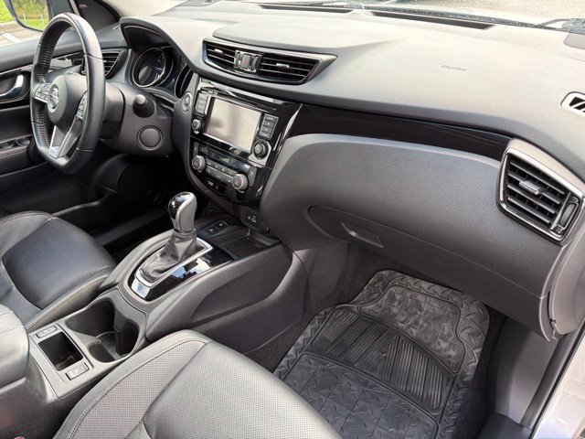 Used 2022 Nissan Rogue Sport SL FWD image 11