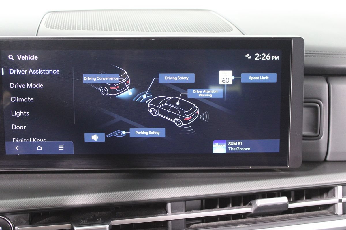 Used 2026 Hyundai Santa Fe SEL FWD image 16