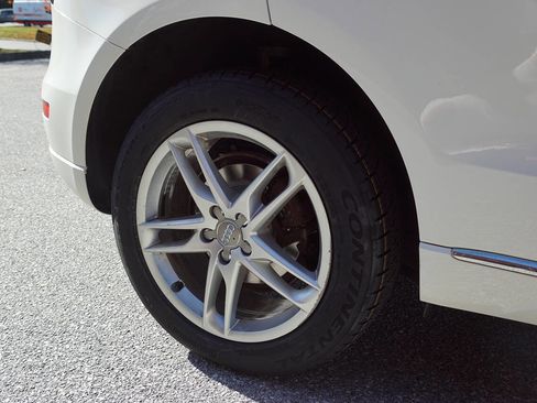 Used 2017 Audi Q5 2.0T Premium image 16