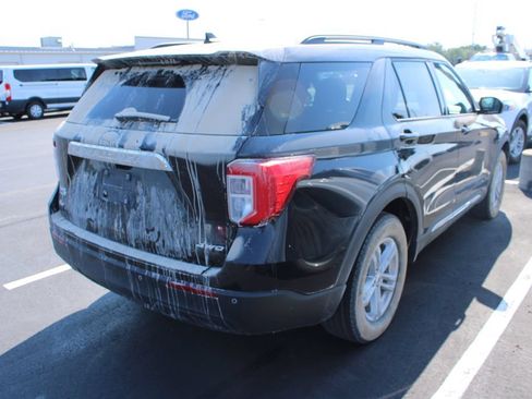 Used 2021 Ford Explorer XLT AWD/4WD image 5