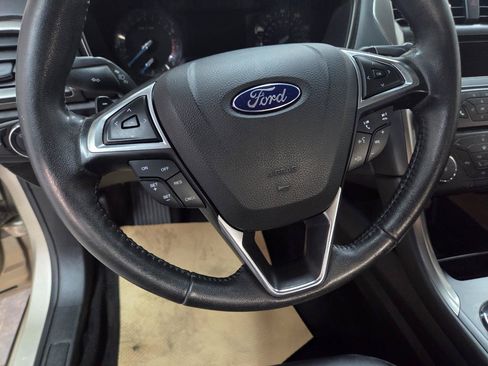 Used 2017 Ford Fusion SE w/ Equipment Group 201A AWD/4WD image 27