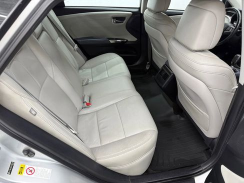 Used 2014 Toyota Avalon XLE image 9