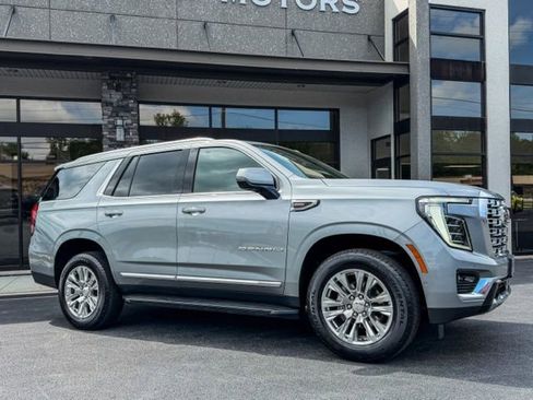 Used 2025 GMC Yukon Denali AWD/4WD image 3