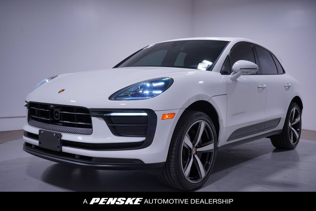 Used 2024 Porsche Macan AWD/4WD image 1