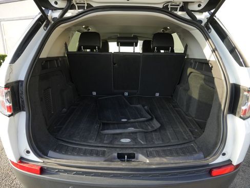 Used 2019 Land Rover Discovery Sport SE AWD/4WD image 15