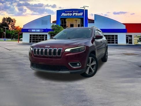 Used 2019 Jeep Cherokee Limited FWD image 3