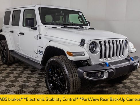 Used 2022 Jeep Wrangler Unlimited Sahara w/ Cold Weather Group AWD/4WD image 14