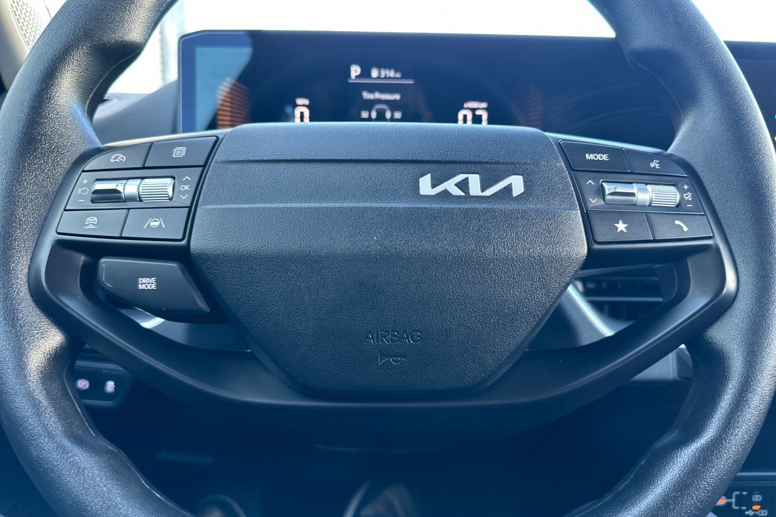 Used 2025 Kia K4 FWD image 23