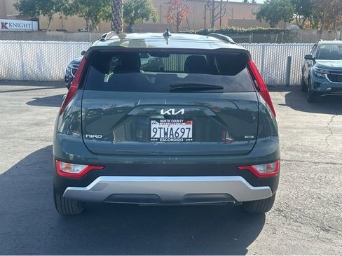 Certified 2025 Kia Niro EX image 5