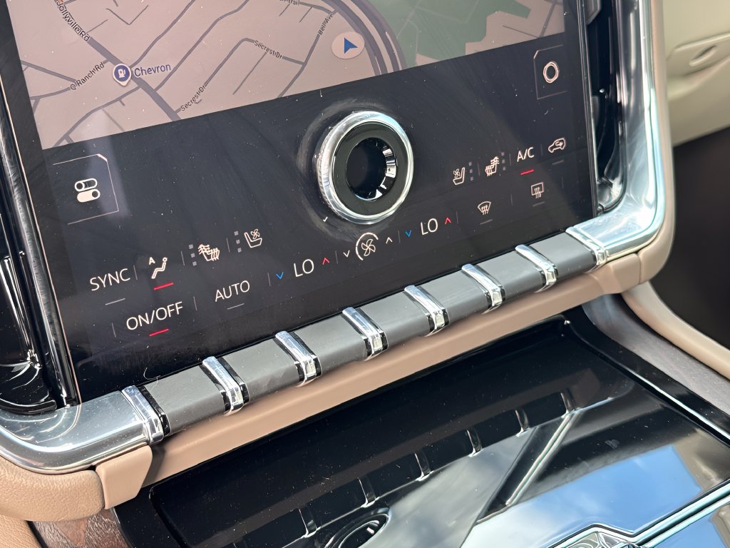 New 2026 GMC Yukon Denali w/ Denali Reserve Package AWD/4WD image 15