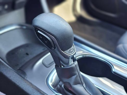 Used 2023 Chevrolet Malibu LT FWD image 14