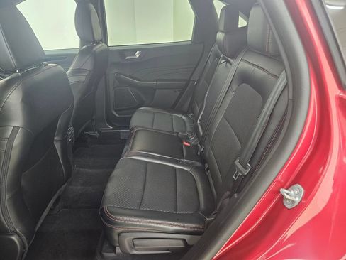 Used 2025 Ford Escape ST-Line AWD/4WD image 3