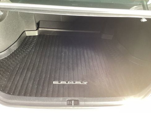 Used 2021 Toyota Camry SE w/ Cold Weather Package image 33