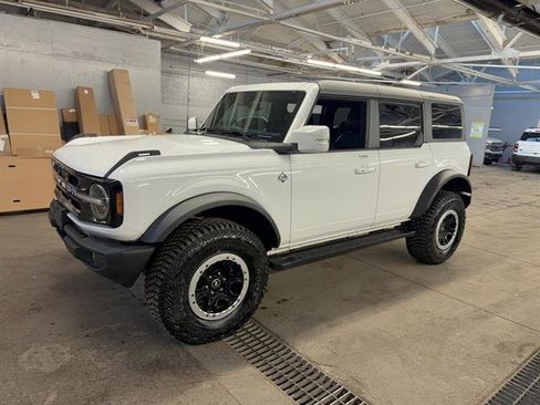 Certified 2023 Ford Bronco Outer Banks w/ Sasquatch Package image 4