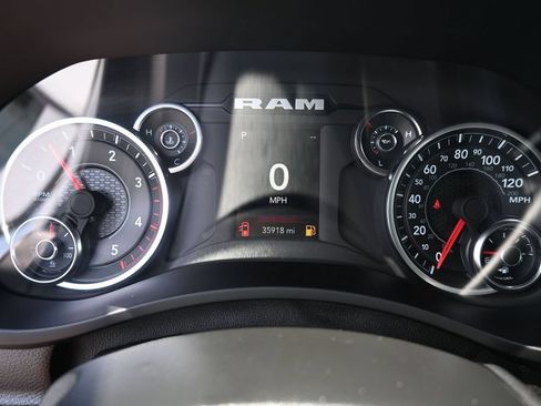 Used 2024 RAM 3500 Tradesman w/ Chrome Appearance Group AWD/4WD image 9