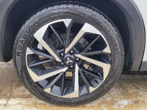 Used 2024 Mitsubishi Outlander SE image 22