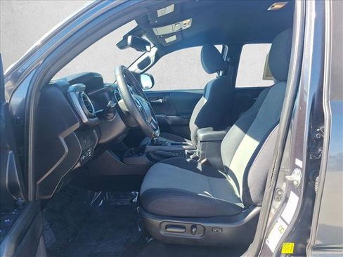 Certified 2020 Toyota Tacoma TRD Sport w/ Technology Package image 14