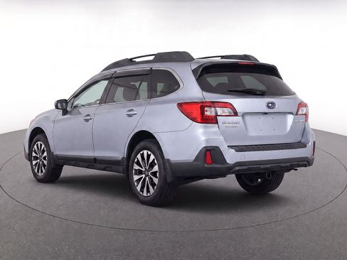 Used 2017 Subaru Outback 2.5i Limited AWD/4WD image 3