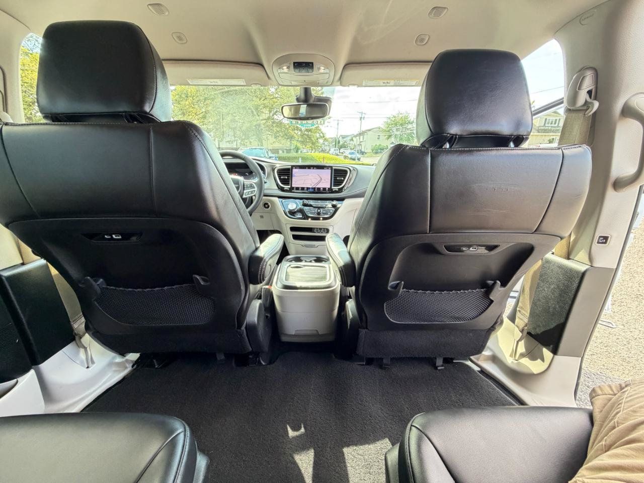 Used 2024 Chrysler Pacifica Limited FWD image 47