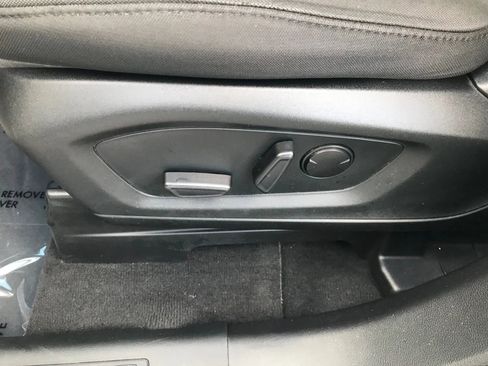 Used 2022 Ford Explorer XLT image 16