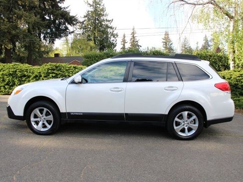 Used 2013 Subaru Outback 2.5i Limited AWD/4WD image 13