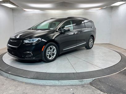Used 2022 Chrysler Pacifica Limited