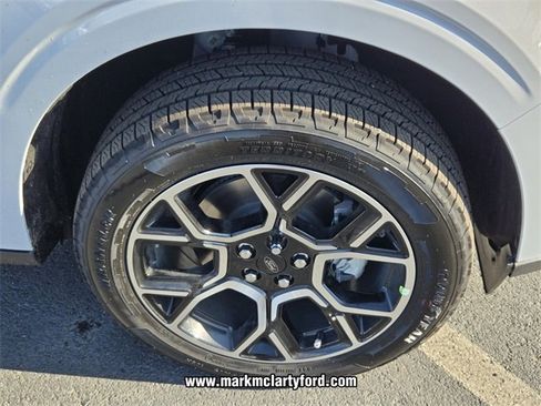 New 2026 Ford Maverick Lariat w/ 4K Tow Package image 15