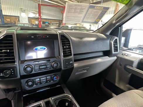 Used 2019 Ford F150 XLT w/ Equipment Group 302A Luxury AWD/4WD image 13