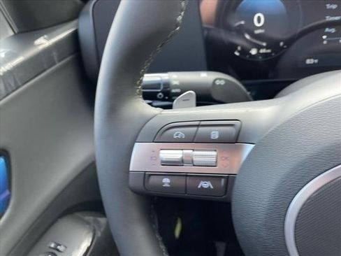 Certified 2025 Hyundai Kona Limited image 18