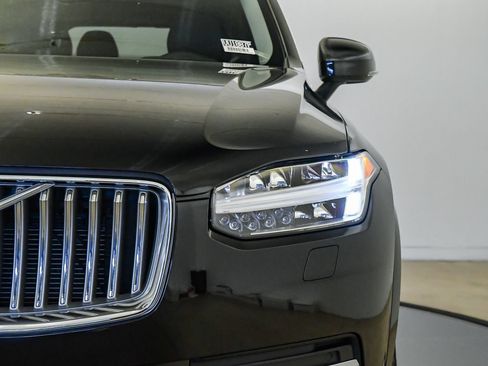 Certified 2025 Volvo XC90 B5 Core w/ Protection Package Premier AWD/4WD image 9