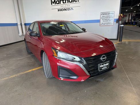 Used 2025 Nissan Altima 2.5 SV FWD image 3