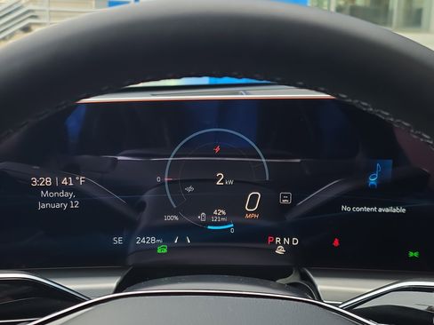 Used 2025 Cadillac Lyriq Sport image 23