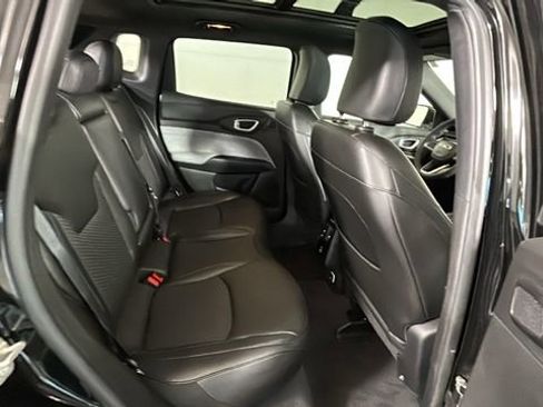 Used 2024 Jeep Compass Latitude w/ Sun and Sound Group AWD/4WD image 30