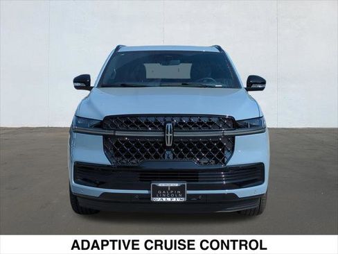 New 2026 Lincoln Navigator L Reserve w/ Jet Appearance Package AWD/4WD image 4