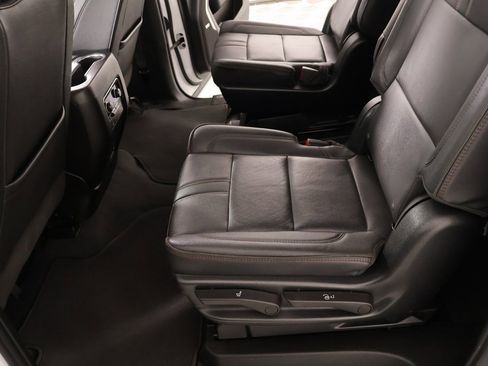 Used 2023 Chevrolet Suburban RST w/ Luxury Package image 12