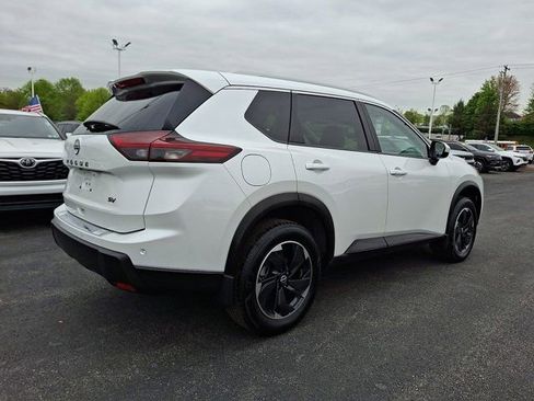 Used 2024 Nissan Rogue SV w/ SV Premium Package FWD image 8