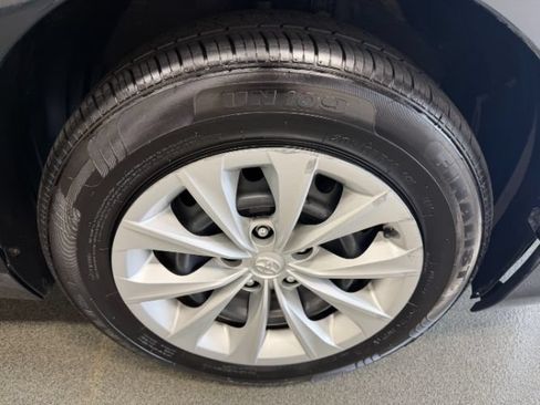 Used 2016 Toyota Camry LE FWD image 8